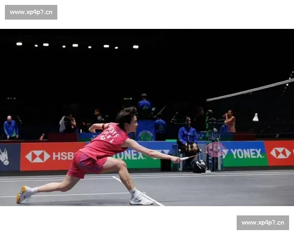 羽毛球赛事精彩纷呈,世界顶级选手激烈角逐决战赛场荣耀 羽毛球赛事精彩纷呈,世界顶级选手激烈角逐决战赛场荣耀